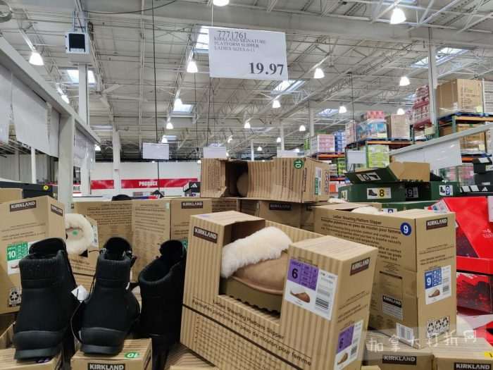 独家！【加东版】Costco店内实拍，有效期至1月11日！善存片.49、大西洋三文鱼.99、维C冲剂.49、迎财爆竹.99、雅顿眼霜.99、乐高行李箱.97、水果果泥.99、橄榄油.99！