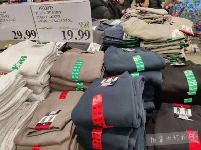 独家！【加东版】Costco店内实拍，有效期至1月11日！善存片.49、大西洋三文鱼.99、维C冲剂.49、迎财爆竹.99、雅顿眼霜.99、乐高行李箱.97、水果果泥.99、橄榄油.99！