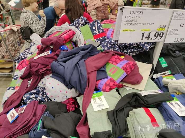 独家！【加东版】Costco店内实拍，有效期至1月11日！善存片.49、大西洋三文鱼.99、维C冲剂.49、迎财爆竹.99、雅顿眼霜.99、乐高行李箱.97、水果果泥.99、橄榄油.99！