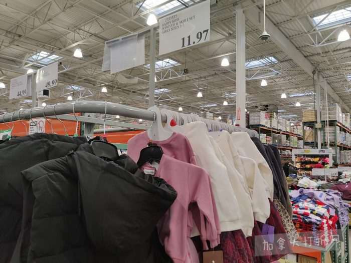 独家！【加东版】Costco店内实拍，有效期至1月11日！善存片.49、大西洋三文鱼.99、维C冲剂.49、迎财爆竹.99、雅顿眼霜.99、乐高行李箱.97、水果果泥.99、橄榄油.99！