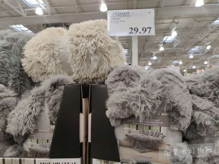 独家！【加东版】Costco店内实拍，有效期至1月11日！善存片.49、大西洋三文鱼.99、维C冲剂.49、迎财爆竹.99、雅顿眼霜.99、乐高行李箱.97、水果果泥.99、橄榄油.99！