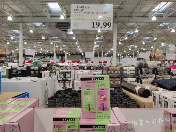 独家！【加东版】Costco店内实拍，有效期至1月11日！善存片.49、大西洋三文鱼.99、维C冲剂.49、迎财爆竹.99、雅顿眼霜.99、乐高行李箱.97、水果果泥.99、橄榄油.99！