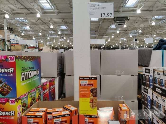 独家！【加东版】Costco店内实拍，有效期至1月11日！善存片.49、大西洋三文鱼.99、维C冲剂.49、迎财爆竹.99、雅顿眼霜.99、乐高行李箱.97、水果果泥.99、橄榄油.99！