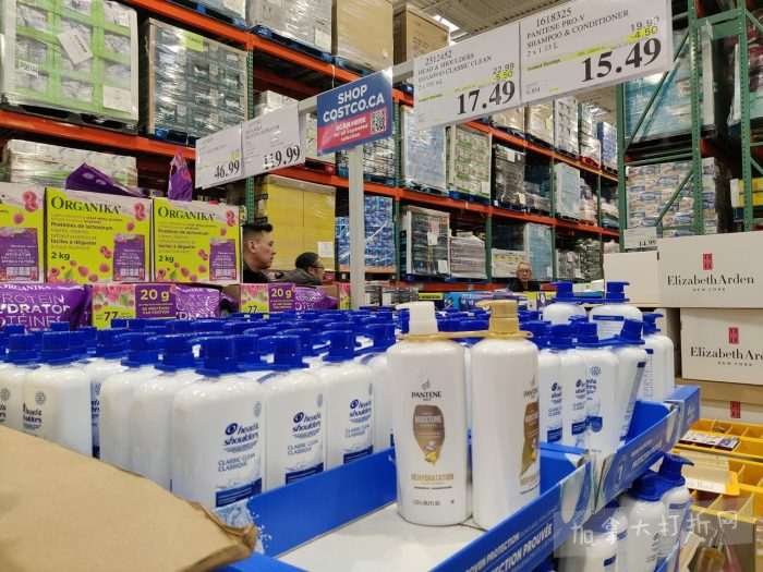 独家！【加东版】Costco店内实拍，有效期至1月11日！善存片.49、大西洋三文鱼.99、维C冲剂.49、迎财爆竹.99、雅顿眼霜.99、乐高行李箱.97、水果果泥.99、橄榄油.99！