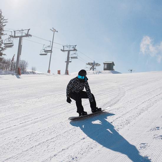 不用出城也能滑雪！多伦多市内唯一滑雪场Earl Bales开放啦！