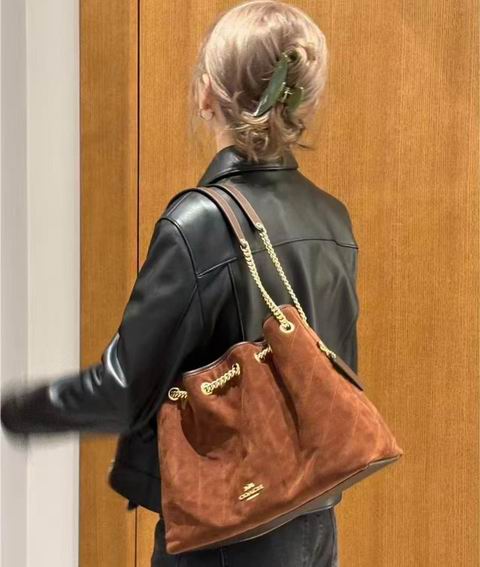 Coach 奥莱 Evelyn 绗缝链条包 299-319加元(原价 430加元)!多色可选