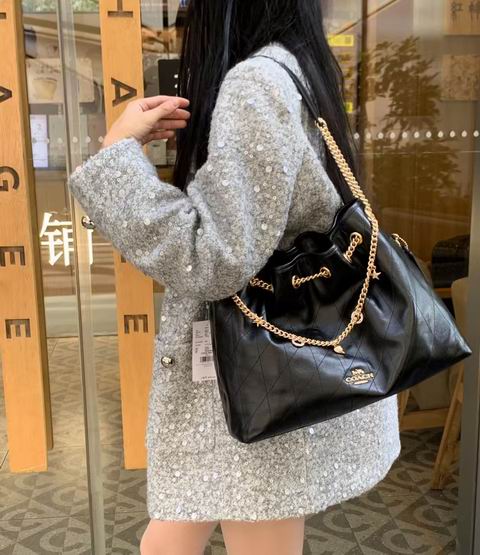 Coach 奥莱 Evelyn 绗缝链条包 299-319加元(原价 430加元)!多色可选