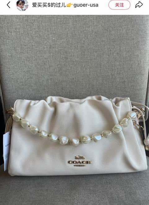 Coach 奥莱 Faye 大号云朵包 279加元(原价 430加元)!多色可选