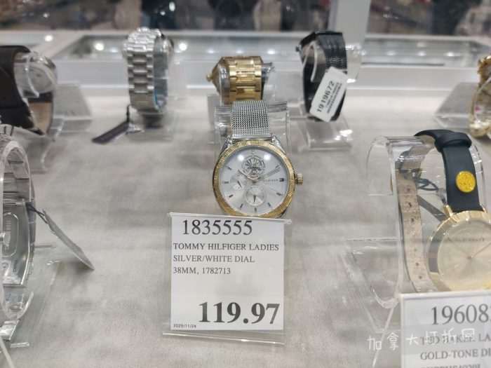 独家！【加东版】Costco店内实拍，有效期至1月18日！阿迪毛夹克.99、Bench马甲.99、红鲑鱼减、老豆腐.99、照烧鸡饭.99、巧克力奶.99、益生菌软糖.99、卫生巾.49！