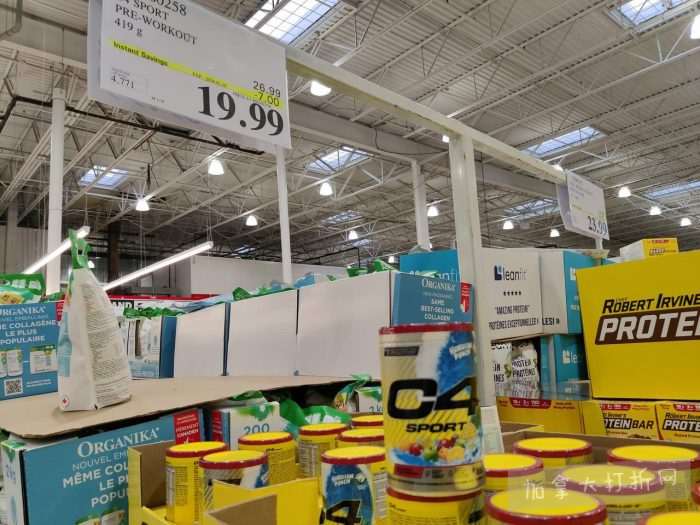 独家！【加东版】Costco店内实拍，有效期至1月18日！阿迪毛夹克.99、Bench马甲.99、红鲑鱼减、老豆腐.99、照烧鸡饭.99、巧克力奶.99、益生菌软糖.99、卫生巾.49！