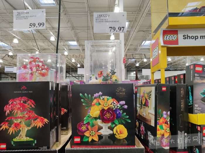 独家！【加东版】Costco店内实拍，有效期至1月18日！阿迪毛夹克.99、Bench马甲.99、红鲑鱼减、老豆腐.99、照烧鸡饭.99、巧克力奶.99、益生菌软糖.99、卫生巾.49！