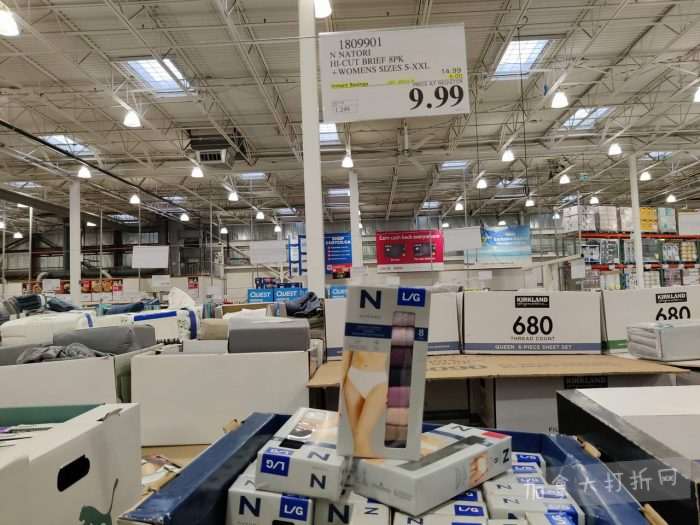 独家！【加东版】Costco店内实拍，有效期至1月18日！阿迪毛夹克.99、Bench马甲.99、红鲑鱼减、老豆腐.99、照烧鸡饭.99、巧克力奶.99、益生菌软糖.99、卫生巾.49！