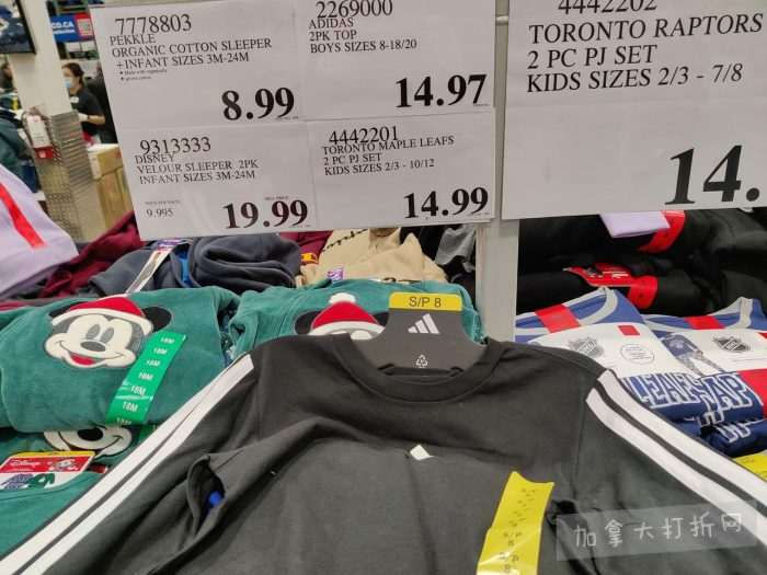 独家！【加东版】Costco店内实拍，有效期至1月18日！阿迪毛夹克.99、Bench马甲.99、红鲑鱼减、老豆腐.99、照烧鸡饭.99、巧克力奶.99、益生菌软糖.99、卫生巾.49！