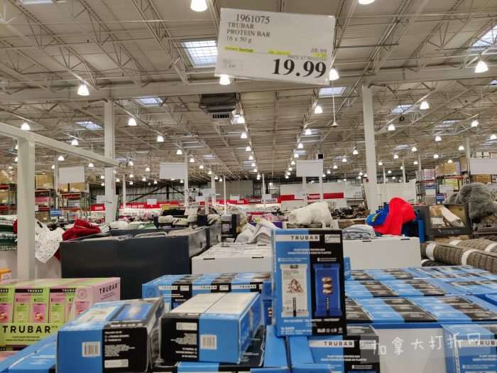 独家！【加东版】Costco店内实拍，有效期至1月18日！阿迪毛夹克.99、Bench马甲.99、红鲑鱼减、老豆腐.99、照烧鸡饭.99、巧克力奶.99、益生菌软糖.99、卫生巾.49！