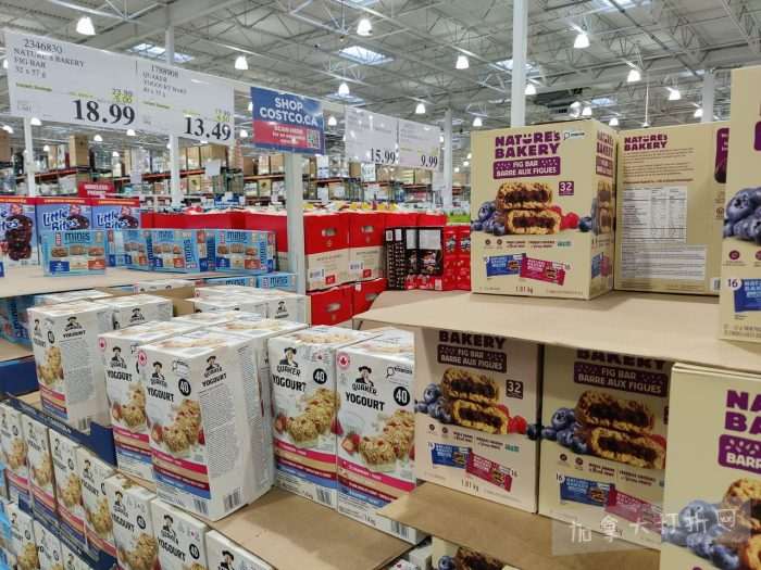 独家！【加东版】Costco店内实拍，有效期至1月18日！阿迪毛夹克.99、Bench马甲.99、红鲑鱼减、老豆腐.99、照烧鸡饭.99、巧克力奶.99、益生菌软糖.99、卫生巾.49！