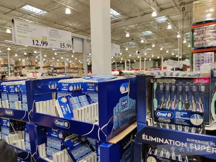 独家！【加东版】Costco店内实拍，有效期至1月18日！阿迪毛夹克.99、Bench马甲.99、红鲑鱼减、老豆腐.99、照烧鸡饭.99、巧克力奶.99、益生菌软糖.99、卫生巾.49！