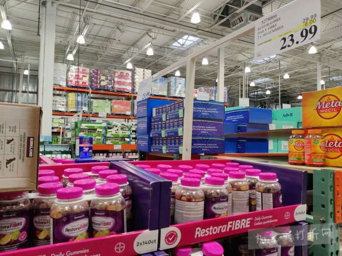 独家！【加东版】Costco店内实拍，有效期至1月18日！阿迪毛夹克.99、Bench马甲.99、红鲑鱼减、老豆腐.99、照烧鸡饭.99、巧克力奶.99、益生菌软糖.99、卫生巾.49！