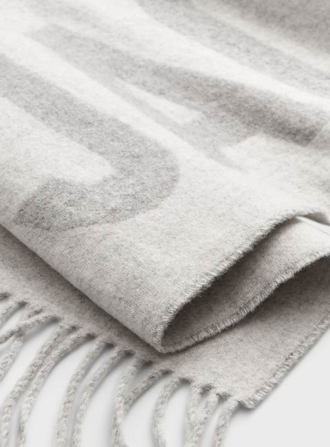 Simons设计师品牌服饰2折起!封面珍珠项链9.95、Jacquemus羊毛围巾9.95、Ganni羊毛衫9.95、Max Mara羊毛衣9.95