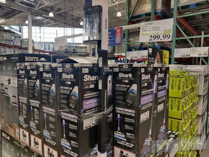 独家！【加东版】Costco店内实拍，有效期至2月1日！全脂奶粉.99、偏光太阳镜.97、青口.99、春卷.99、CK牛仔裤.97、增强免疫棒棒糖.99、血压计.99、保险柜9.99！