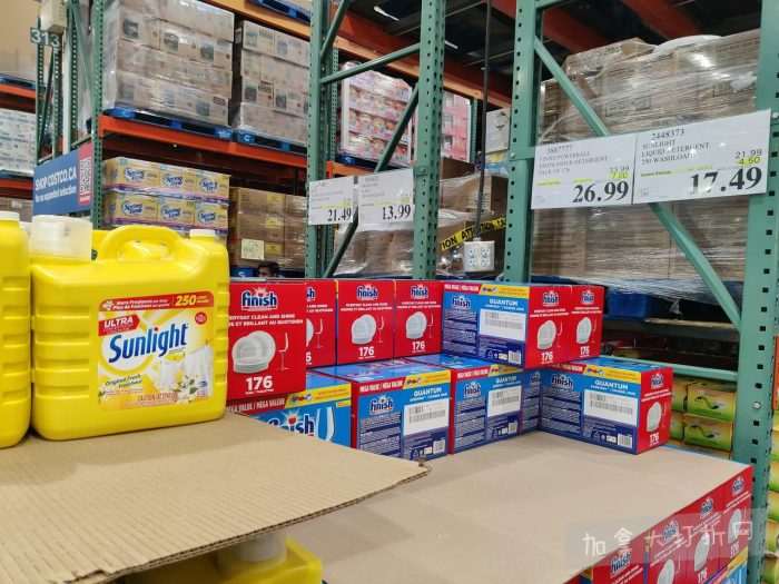 独家！【加东版】Costco店内实拍，有效期至2月1日！全脂奶粉.99、偏光太阳镜.97、青口.99、春卷.99、CK牛仔裤.97、增强免疫棒棒糖.99、血压计.99、保险柜9.99！