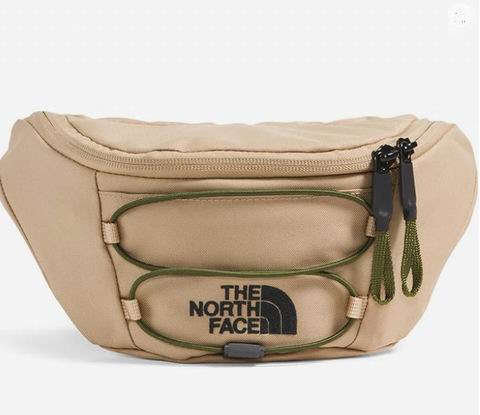  The North Face Jester 腰包 22.8加元（原价 34.95加元）