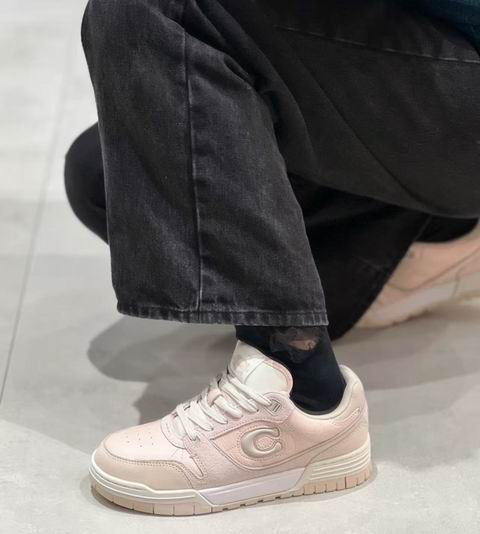 超模Bella同款！Coach Soho 运动鞋 蓝/粉 63加元（原价 210加元）