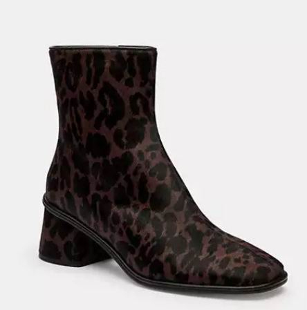 折扣升级!Coach官网精选美包、服饰、鞋靴、配饰4折起!入T恤、鹅绒服8、保暖靴9、水桶包0!