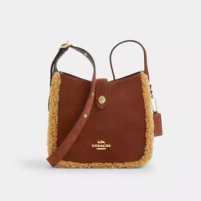 白菜速抢！Coach Outlet马年闪购，全场2.5折起+额外8折！抢羊毛手套、羊毛围巾、托特包8、相机包9、羽绒服2！