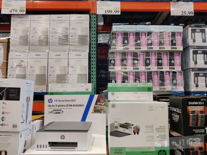 独家！【加东版】Costco店内实拍，有效期至2月8日！iPhone月供https://www.canadadz.com/wp-content/uploads/2026/02/2026020220151959-700x525.jpg、招财银柳.99、冰柜.99、海鲈鱼.99、阿迪鞋.97、加拿大队服.97、迷你香肠.99、午餐肉.99！