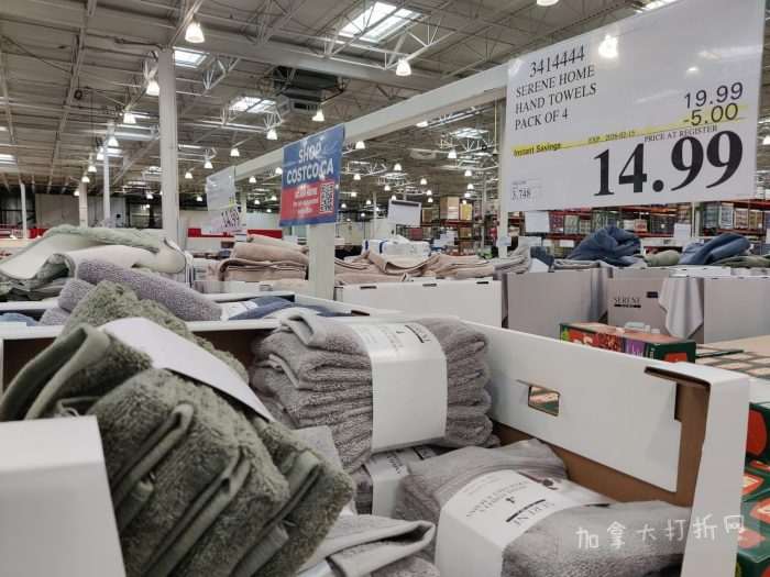 独家！【加东版】Costco店内实拍，有效期至2月8日！iPhone月供https://www.canadadz.com/wp-content/uploads/2026/02/2026020220170331-700x525.jpg、招财银柳.99、冰柜.99、海鲈鱼.99、阿迪鞋.97、加拿大队服.97、迷你香肠.99、午餐肉.99！