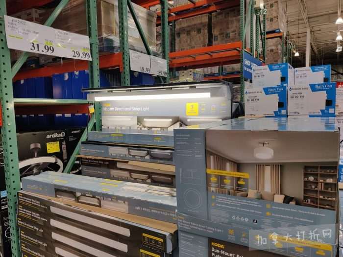 独家！【加东版】Costco店内实拍，有效期至2月8日！iPhone月供https://www.canadadz.com/wp-content/uploads/2026/02/2026020220184436-700x525.jpg、招财银柳.99、冰柜.99、海鲈鱼.99、阿迪鞋.97、加拿大队服.97、迷你香肠.99、午餐肉.99！