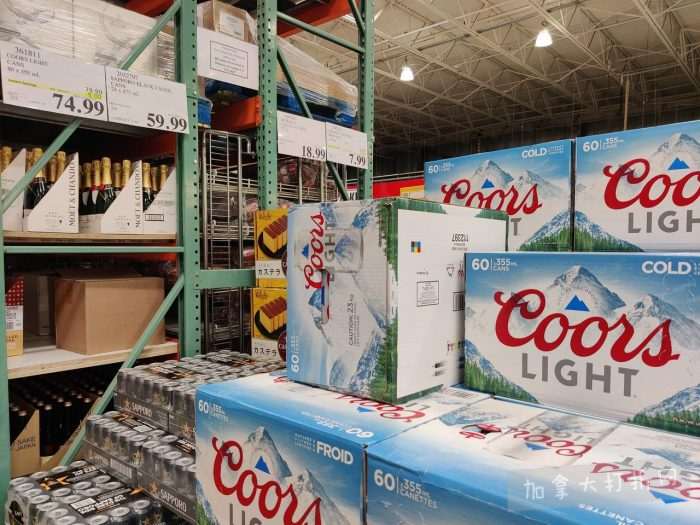 独家！【加东版】Costco店内实拍，有效期至2月8日！iPhone月供https://www.canadadz.com/wp-content/uploads/2026/02/2026020220194457-700x525.jpg、招财银柳.99、冰柜.99、海鲈鱼.99、阿迪鞋.97、加拿大队服.97、迷你香肠.99、午餐肉.99！