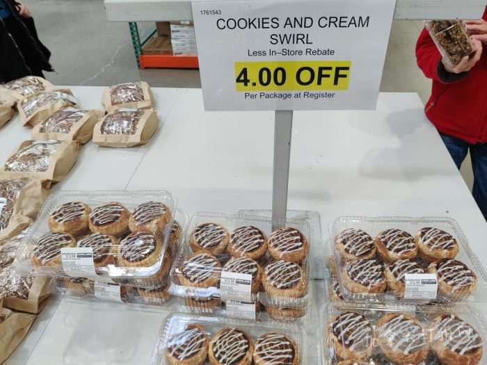 独家！【加东版】Costco店内实拍，有效期至2月8日！iPhone月供https://www.canadadz.com/wp-content/uploads/2026/02/2026020220195666-700x525.jpg、招财银柳.99、冰柜.99、海鲈鱼.99、阿迪鞋.97、加拿大队服.97、迷你香肠.99、午餐肉.99！