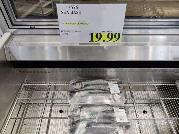 独家！【加东版】Costco店内实拍，有效期至2月8日！iPhone月供https://www.canadadz.com/wp-content/uploads/2026/02/2026020220195989-700x525.jpg、招财银柳.99、冰柜.99、海鲈鱼.99、阿迪鞋.97、加拿大队服.97、迷你香肠.99、午餐肉.99！