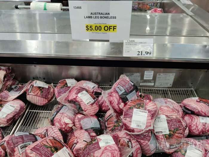 独家！【加东版】Costco店内实拍，有效期至2月8日！iPhone月供https://www.canadadz.com/wp-content/uploads/2026/02/2026020220201127-700x525.jpg、招财银柳.99、冰柜.99、海鲈鱼.99、阿迪鞋.97、加拿大队服.97、迷你香肠.99、午餐肉.99！
