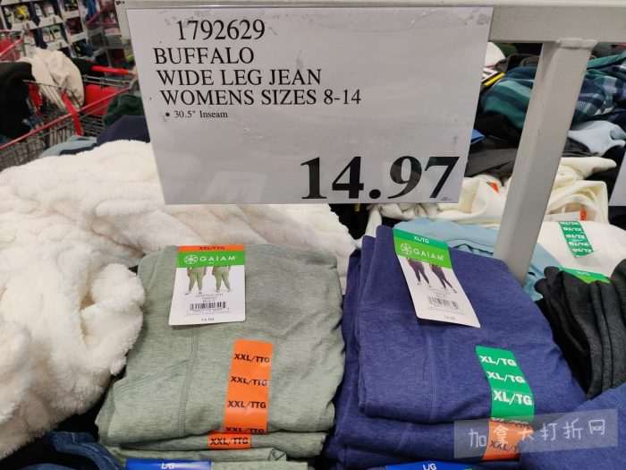 独家！【加东版】Costco店内实拍，有效期至2月8日！iPhone月供https://www.canadadz.com/wp-content/uploads/2026/02/2026020220244774-700x525.jpg、招财银柳.99、冰柜.99、海鲈鱼.99、阿迪鞋.97、加拿大队服.97、迷你香肠.99、午餐肉.99！