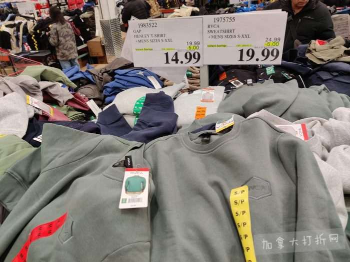 独家！【加东版】Costco店内实拍，有效期至2月8日！iPhone月供https://www.canadadz.com/wp-content/uploads/2026/02/2026020220255038-700x525.jpg、招财银柳.99、冰柜.99、海鲈鱼.99、阿迪鞋.97、加拿大队服.97、迷你香肠.99、午餐肉.99！