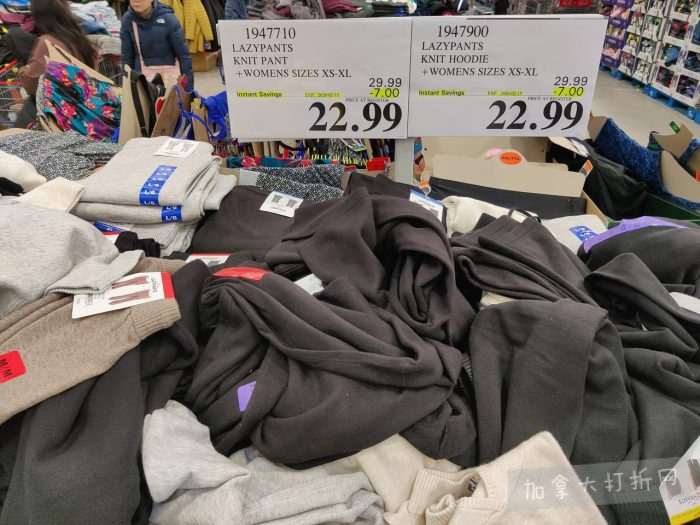 独家！【加东版】Costco店内实拍，有效期至2月8日！iPhone月供https://www.canadadz.com/wp-content/uploads/2026/02/2026020220255225-700x525.jpg、招财银柳.99、冰柜.99、海鲈鱼.99、阿迪鞋.97、加拿大队服.97、迷你香肠.99、午餐肉.99！