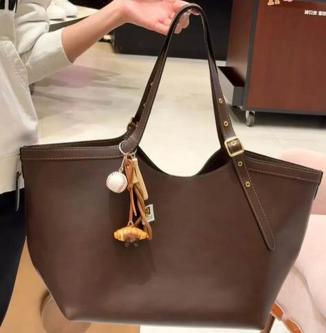 Coach 奥莱时尚美包3折起!月牙包 138加元、Gramercy托特包 297.5加元、Tabby 菱格绗缝双肩包 297.5加元