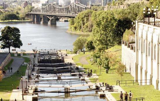 加拿大最宜居大城市出炉,安省这座城市逆袭击败温哥华!