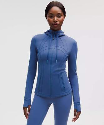 lululemon季末大促，精选时尚运动服饰3折起！入瑜伽裤、运动夹克、羽绒服、腋下包！