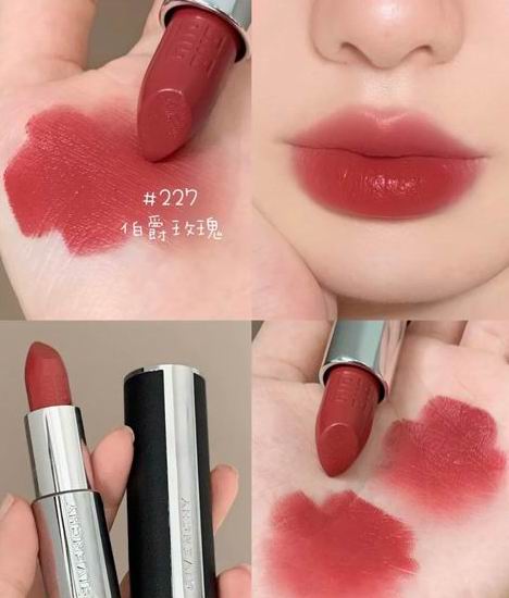 禁忌之吻小羊皮丝缎哑光唇膏 38.5加元（原价 59.5加元）