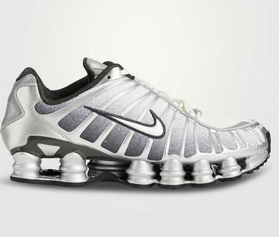 HR设计师时尚鞋靴3折起:SW蛇纹踝靴8、STAUD长靴8、PAJAR雪地靴1、麦昆小白鞋9!