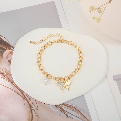 白菜价！Secroma 16K镀金蝴蝶字母珍珠手链 5.99加元（原价 21.99加元）