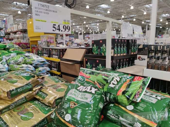 独家！【加东版】Costco店内实拍，有效期至3月22日！雅顿啵啵胶.99、虎头衫.97、冰糖梨.97、酸奶冰淇淋.99、蝴蝶虾.49、休闲鞋.97、水牙线.99、空气炸锅.97、大白兔奶糖.97！