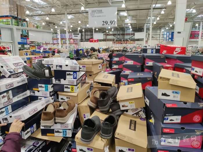 独家！【加东版】Costco店内实拍，有效期至3月22日！雅顿啵啵胶.99、虎头衫.97、冰糖梨.97、酸奶冰淇淋.99、蝴蝶虾.49、休闲鞋.97、水牙线.99、空气炸锅.97、大白兔奶糖.97！