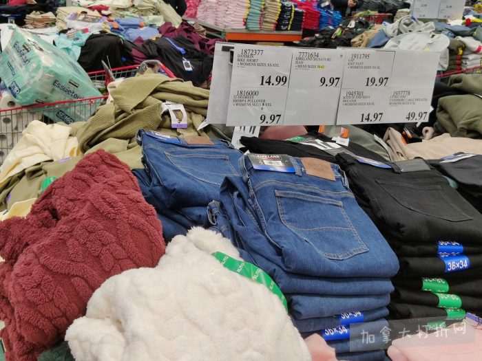 独家！【加东版】Costco店内实拍，有效期至3月22日！雅顿啵啵胶.99、虎头衫.97、冰糖梨.97、酸奶冰淇淋.99、蝴蝶虾.49、休闲鞋.97、水牙线.99、空气炸锅.97、大白兔奶糖.97！