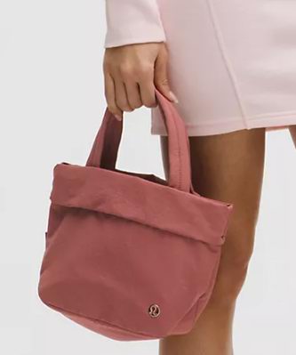 lululemon季末大促,精选时尚运动服饰3折起!入挎包、Define夹克、托特包!