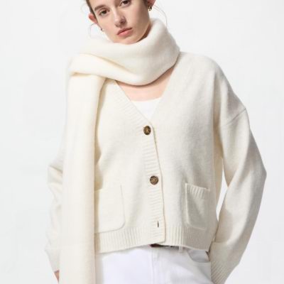 Uniqlo优衣库换季清仓，精选服饰3折起！抢凯蒂猫T恤.9、夹克.9、羽绒服.9！