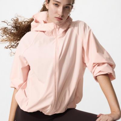 Uniqlo优衣库换季清仓，精选服饰3折起！抢凯蒂猫T恤.9、夹克.9、羽绒服.9！